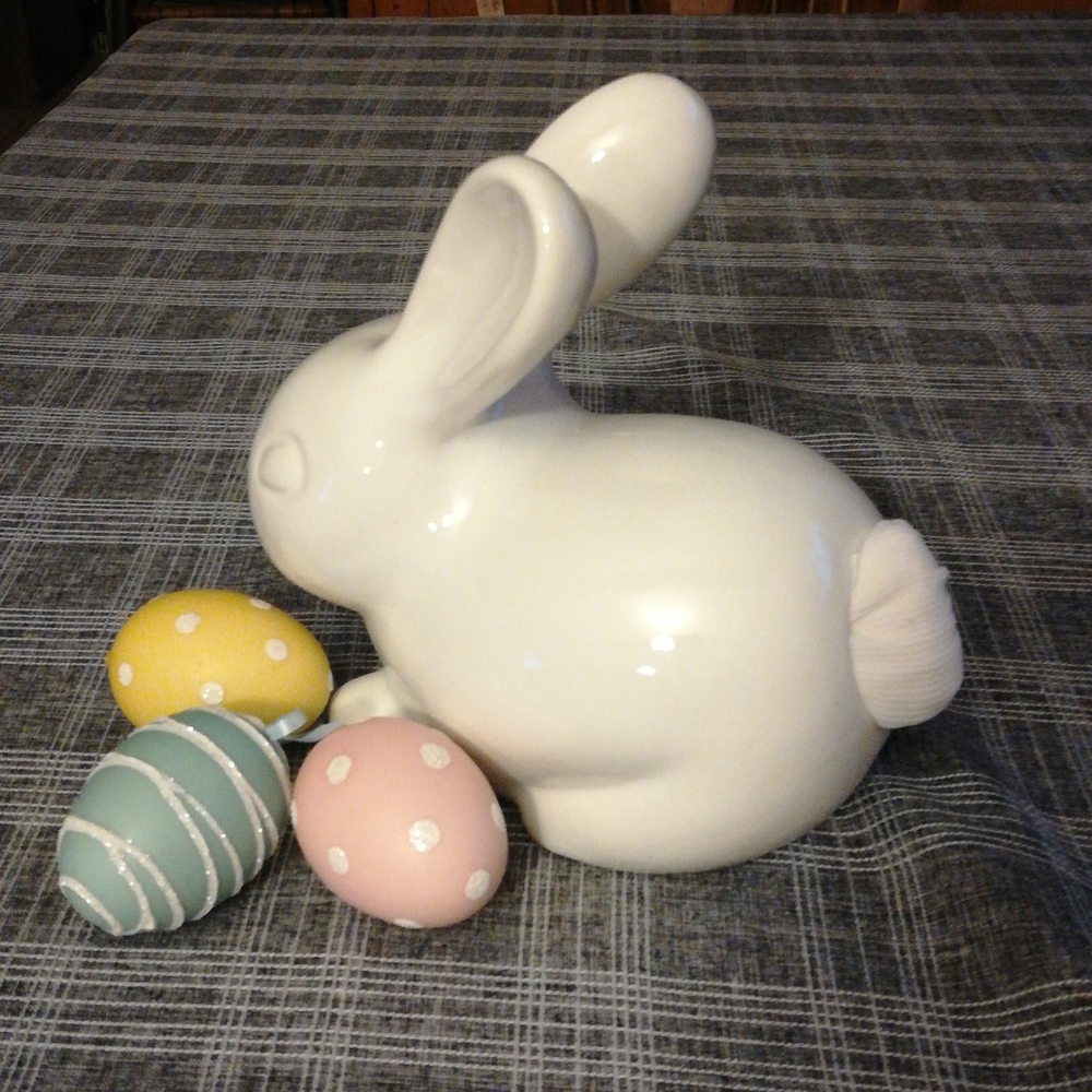 Vintage White Ceramic Rabbit - Picture 4 of 7